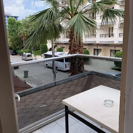 Aparthotel House 1