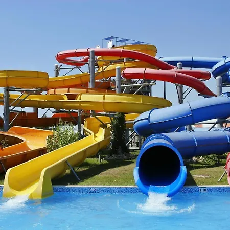 House 1 3* 阿拉尼亚