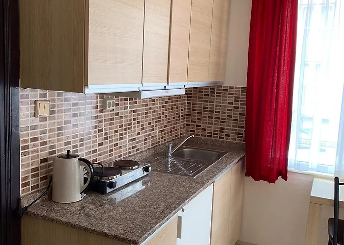 House 1 Aparthotel 3*